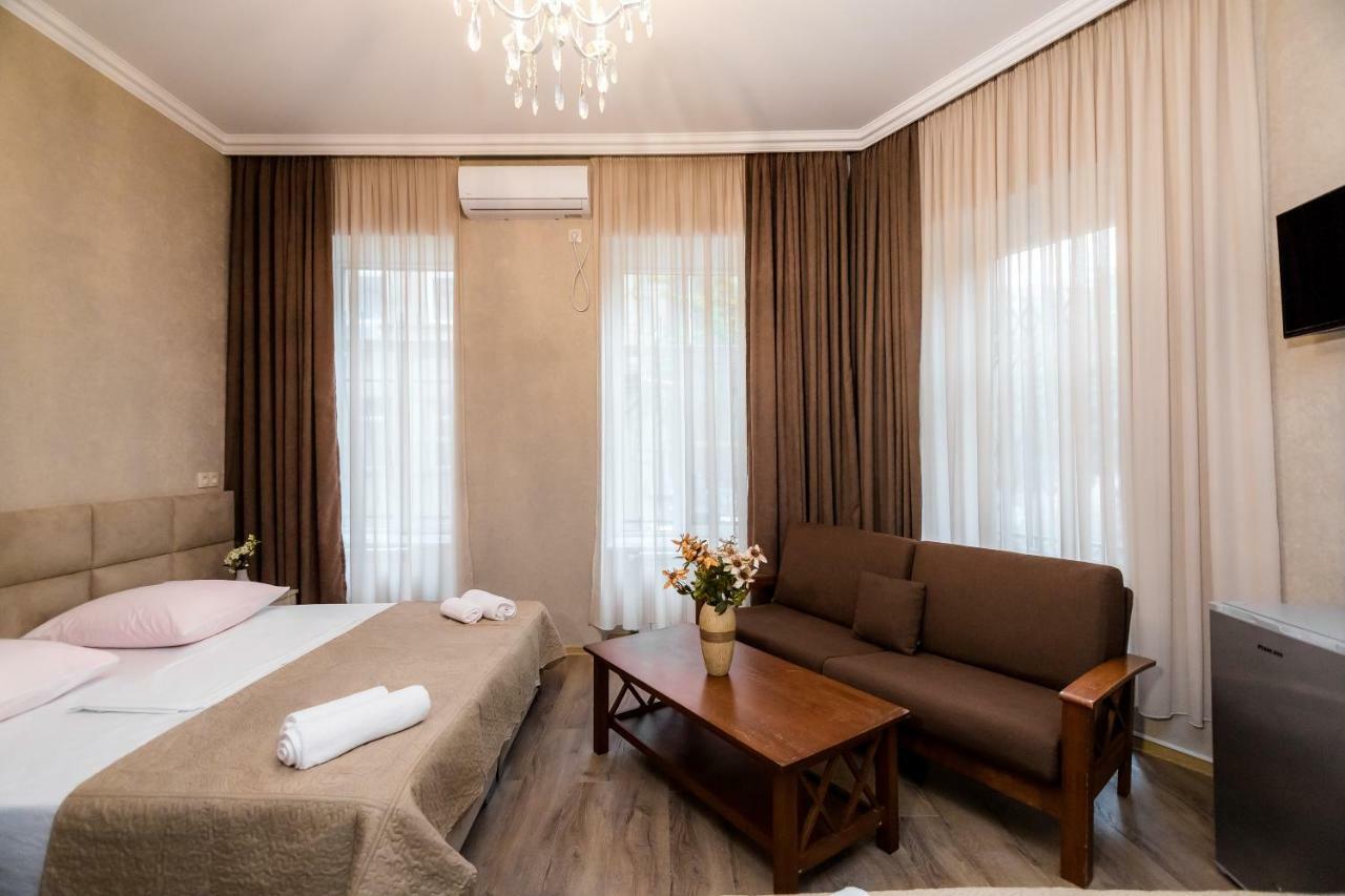 Star Hotel Тбілісі Екстер'єр фото